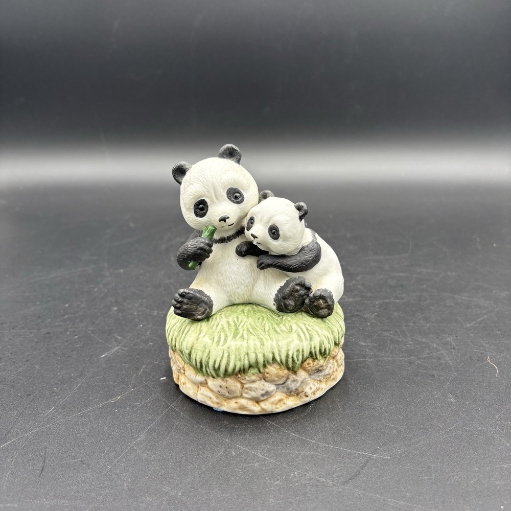 GORHAM PANDA MUSIC BOX MADE IN JAPAN